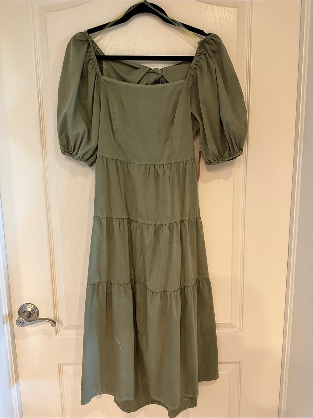 Olive Puff-Sleeve Tiered Midi Dress - Unbranded